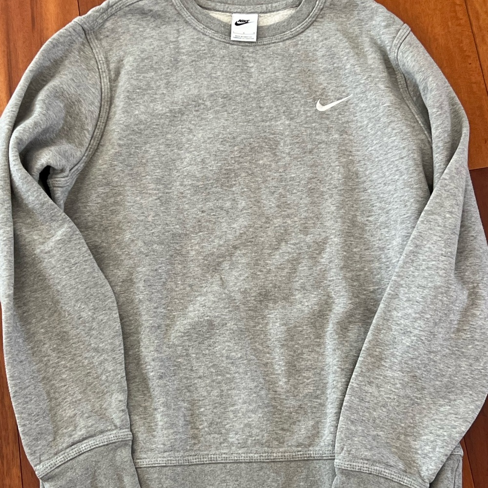 Nike Men's Heather Gray Crewneck Sweater